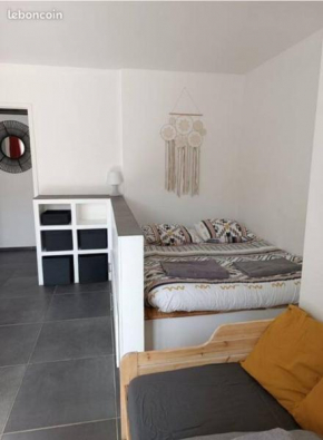 Studio au calme rive droite